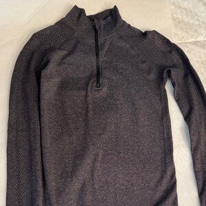 Fabletics charcoal gray 1/4 Zip pullover, mesh Size XS, Preowned/like new